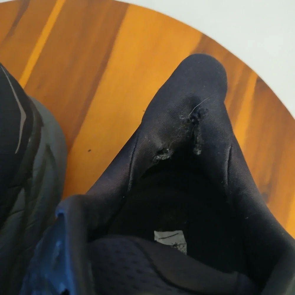 Hoka One One see images